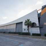 ...l�edificio del Palaflorio...